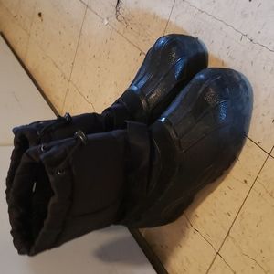 Black adult snow boots
